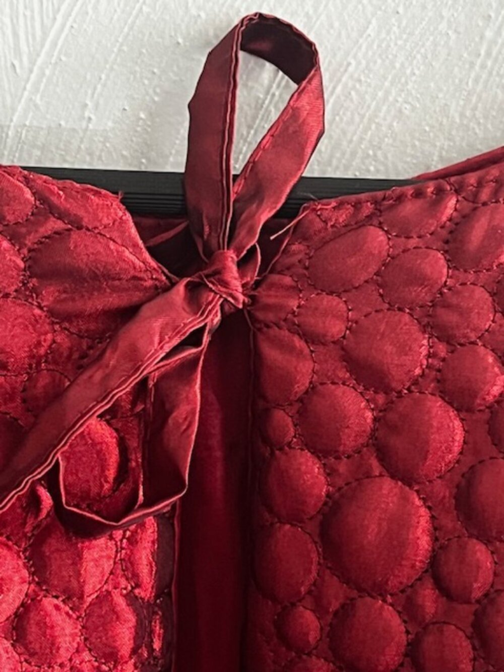 Christmas Tree Skirt Burgundy Red - Picture 6 of 8